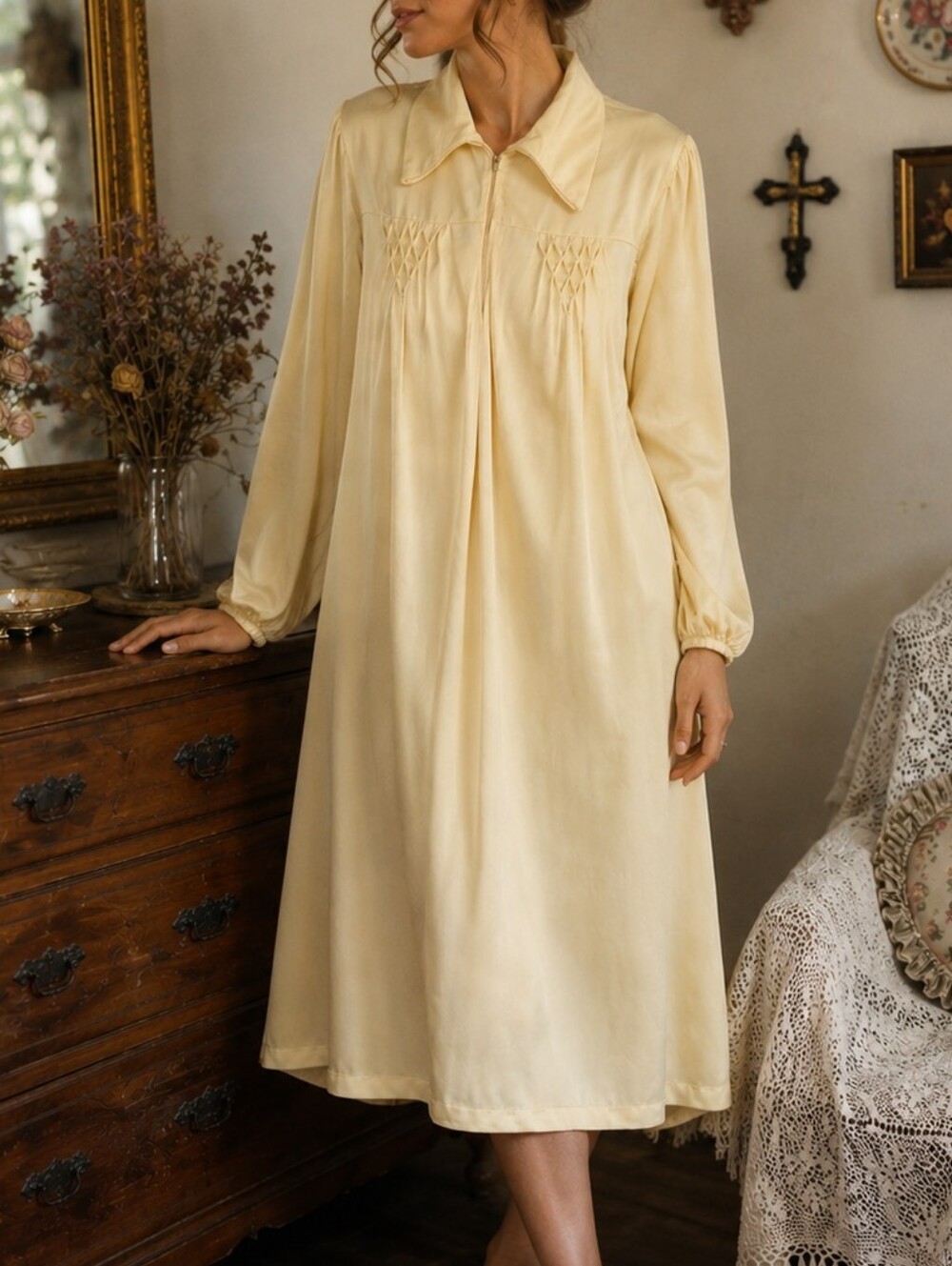 V I N T A G E:: Yellow Nightgown